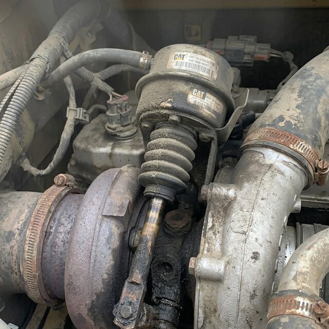Turbo actuator rod with carbon buildup